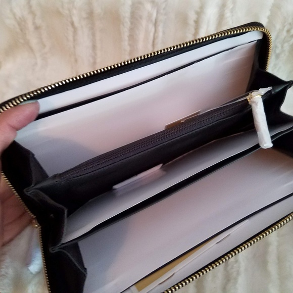 50% OFF!  Michael Kors Floral Wallet - Picture 4 of 6